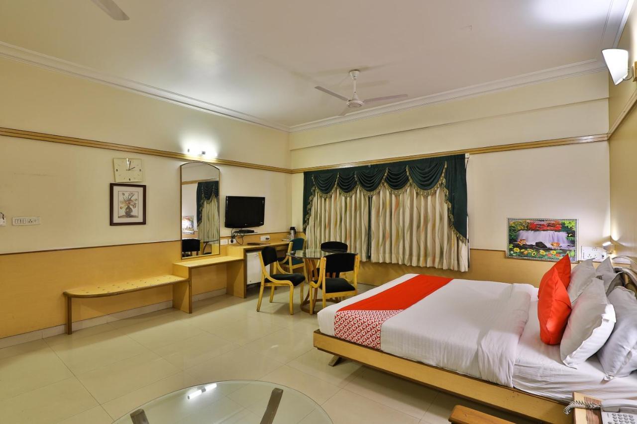 Capital O 1338 Hotel Harmony Rádzskot Kültér fotó